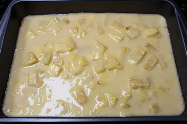 pineapple bar filling poured over the cooled pastry crust