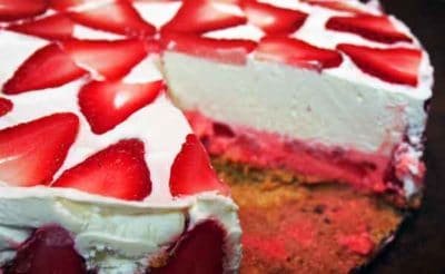 No Bake Strawberry Cream Pie sliced