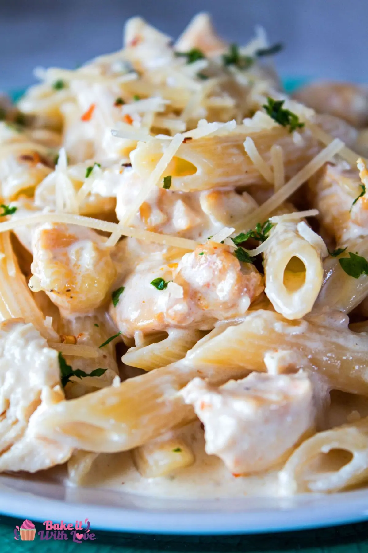 This Slow Cooker Chicken Alfredo Crock Pot Recipe is a weekday dinner idea that the whole family will love