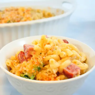 Oven Baked Farmers Macaroni and Cheese with Smoked Sausage and Broccoli, www.bakeitwithlove.com