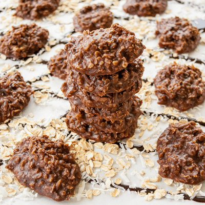 Bake It With Love, www.bakeitwithlove.com에서 땅콩 버터 오트밀 No Bake Cookies