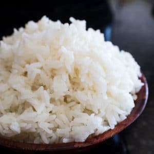 Instant lonac jasmin riža savršeno se ispostavlja u samo nekoliko minuta s vašom trenutnom loncem pod loncem!
