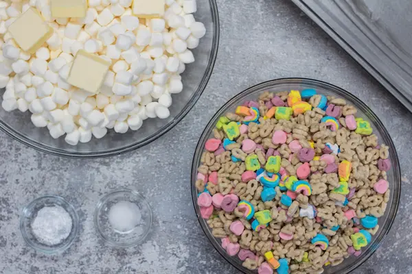 Lucky Charms marshmallow treats ingredients.