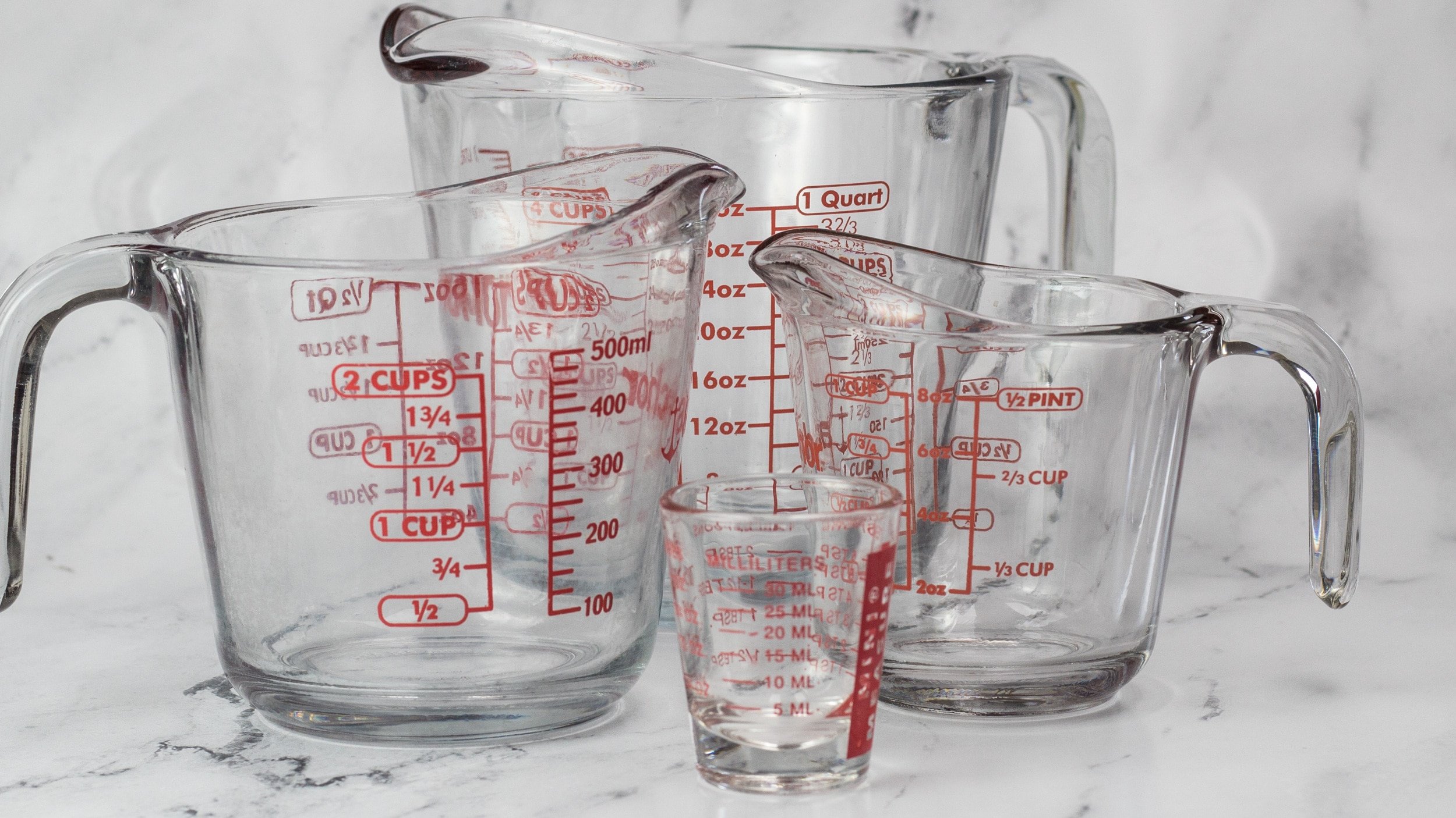 Ounces in a Quart (Easy Conversion Chart!) - Bake It With Love