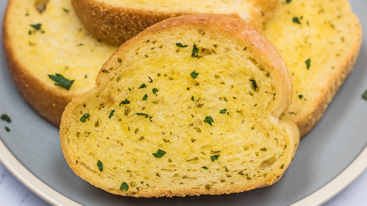 Air Fryer Texas Toast (Garlic Bread & Cheesy Bread)