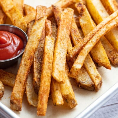 Seasoned Cajun fries double fried to perfection and served with ketchup.