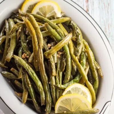 Oven roasted green beans pin with text header.