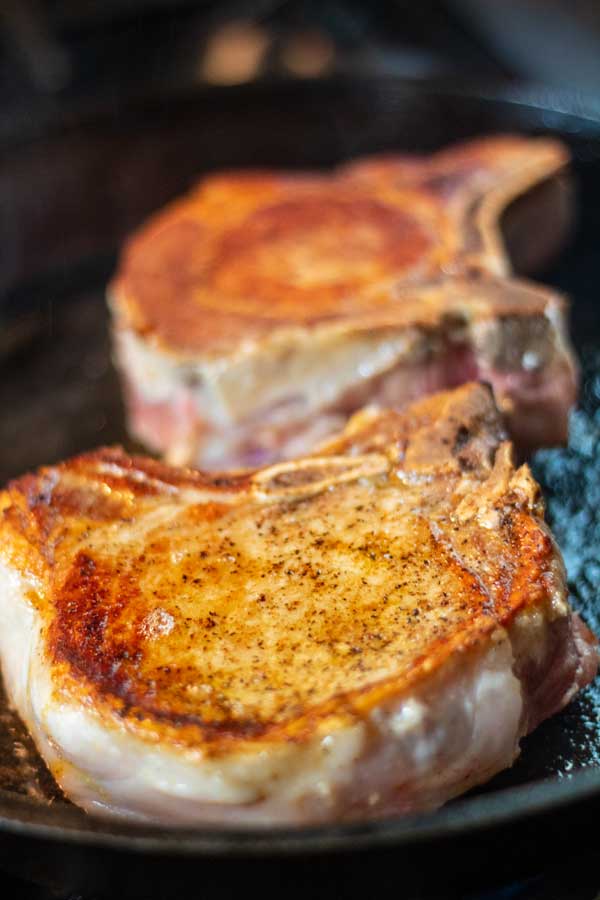 easy-pan-seared-pork-chops-a-hearty-dinner-in-15-minutes