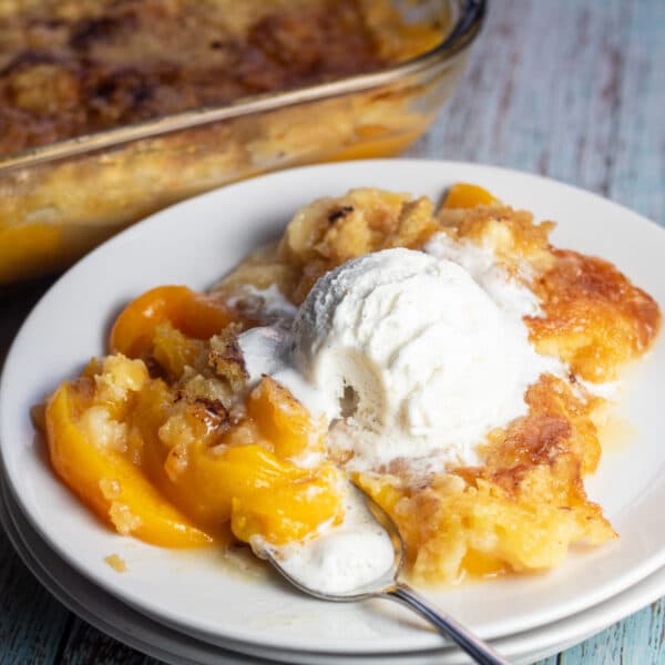 Peach Dump Cake (Easy 4-Ingredient Peach Cobbler!) - Bake It With Love