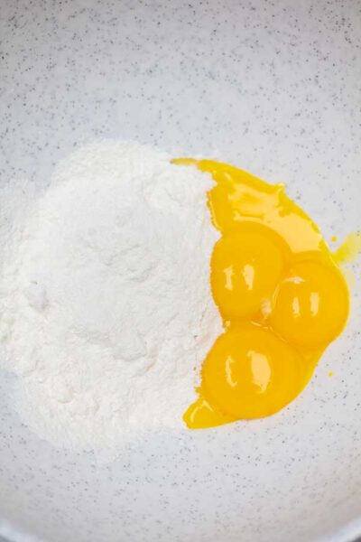 Process photo 1 combine eggs and sugar.