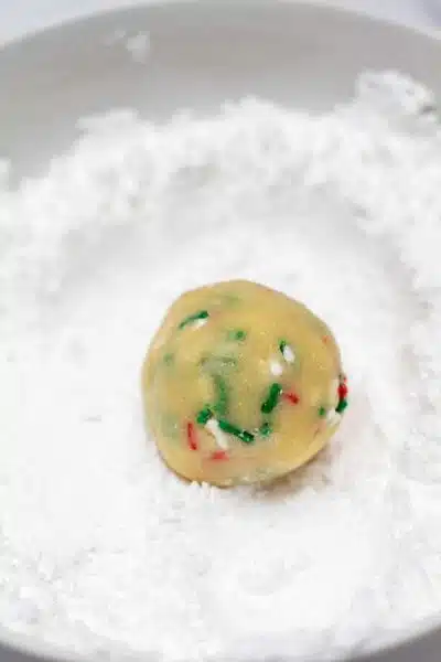 Process photo 10 balled dough in sugar.