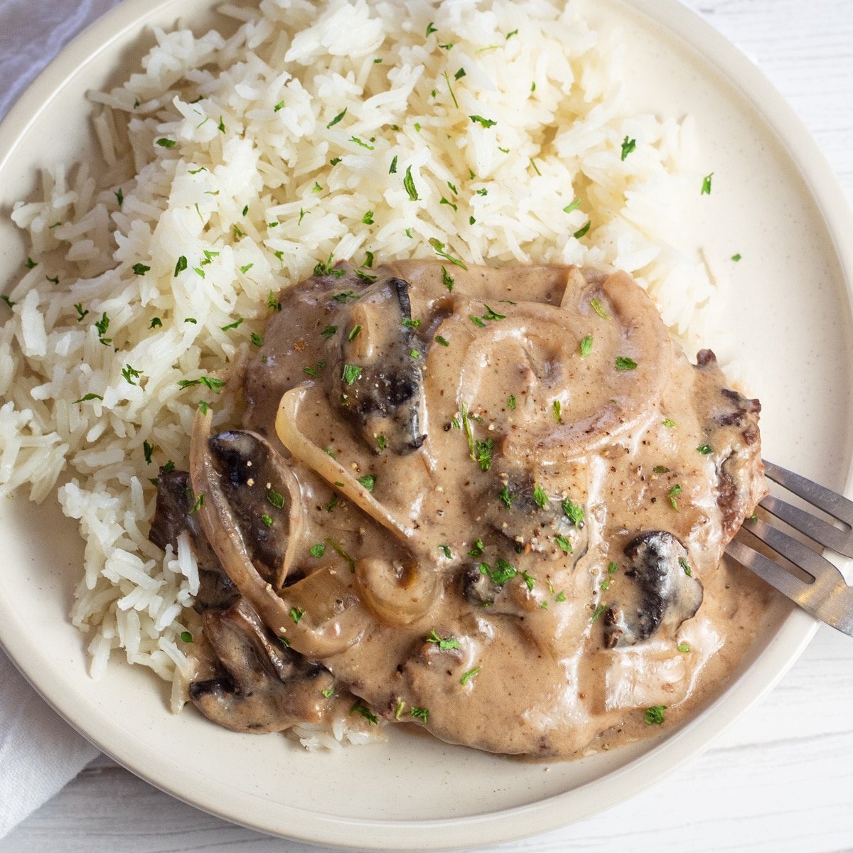 Easy Crock Pot Round Steak with Mushrooms - NeighborFood