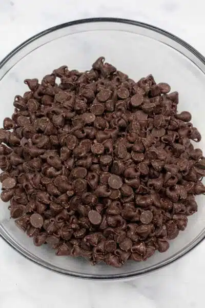 Process image 6 showing chocolate chips.