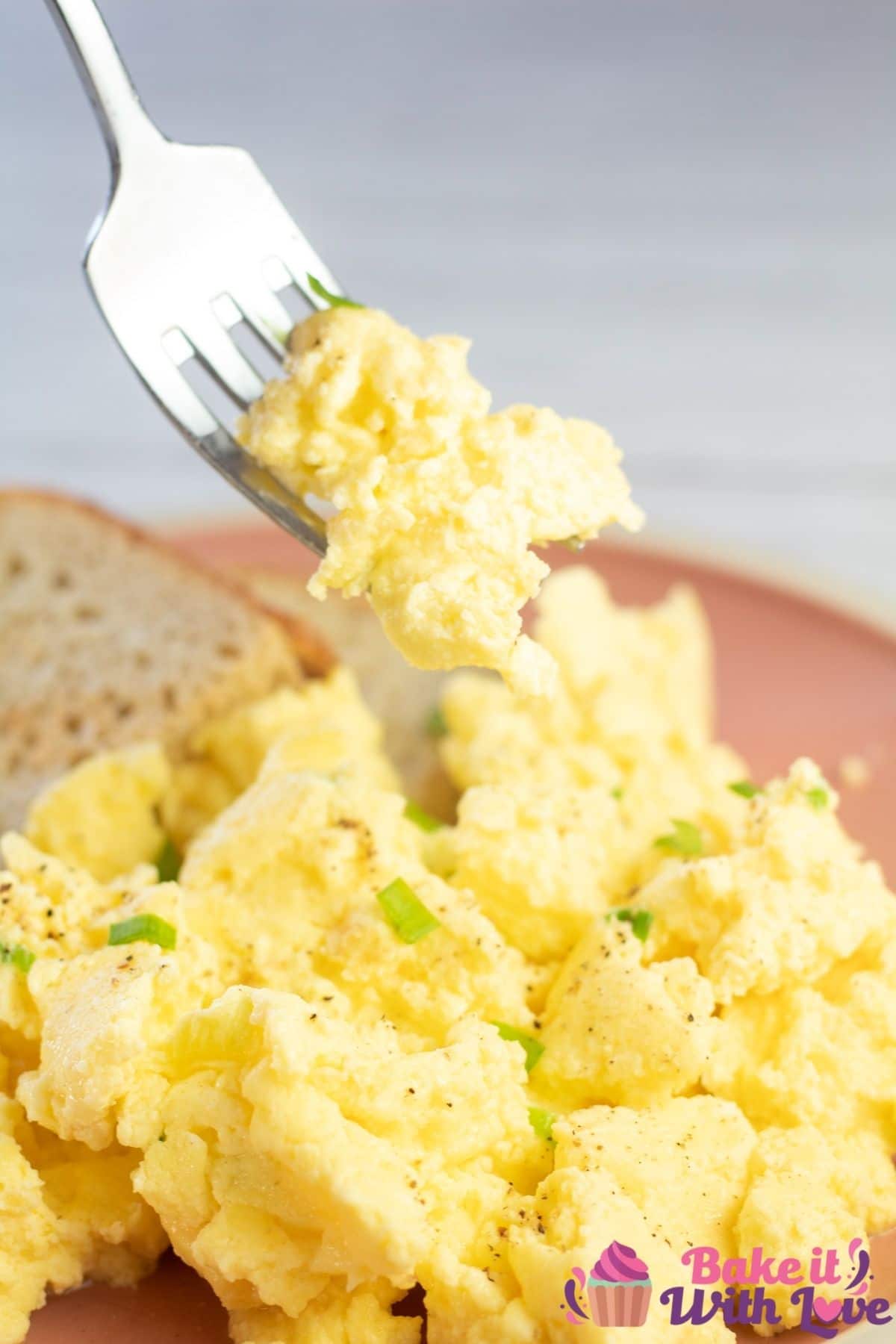 Scrambled Eggs with Sour Cream