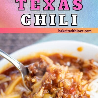 Texas Chili pin met 2 afbeeldingen en tekstverdeler.