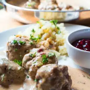What to serve with Swedish Meatballs for an amazing dinner.