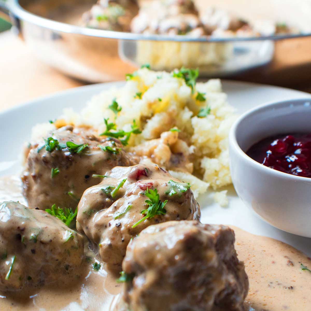 ماذا تقدم مع كرات اللحم السويدية لعشاء رائع.