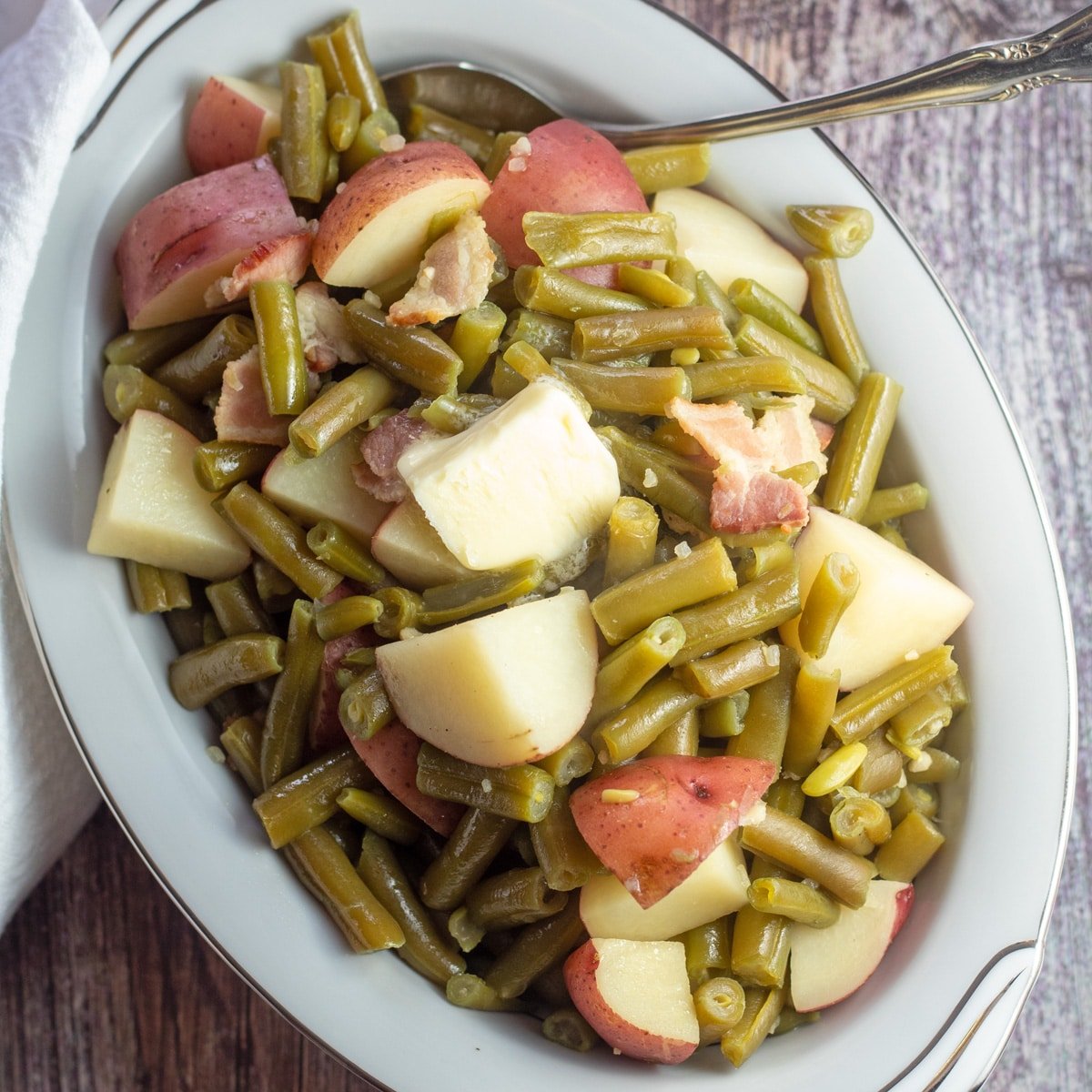 Crockpot-sperziebonen en aardappelen met (een favoriet gerecht van de familie!)