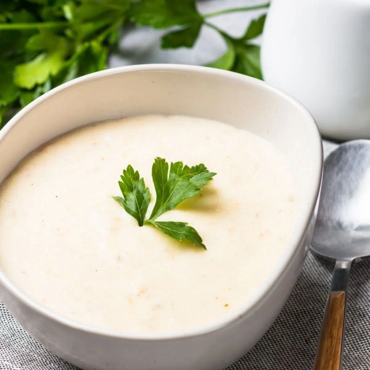 La mejor crema de pollo sustituta de la sopa condensada enlatada en todas tus recetas.
