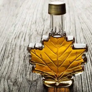 Best maple syrup substitute ideas and alternatives to use in any recipe.
