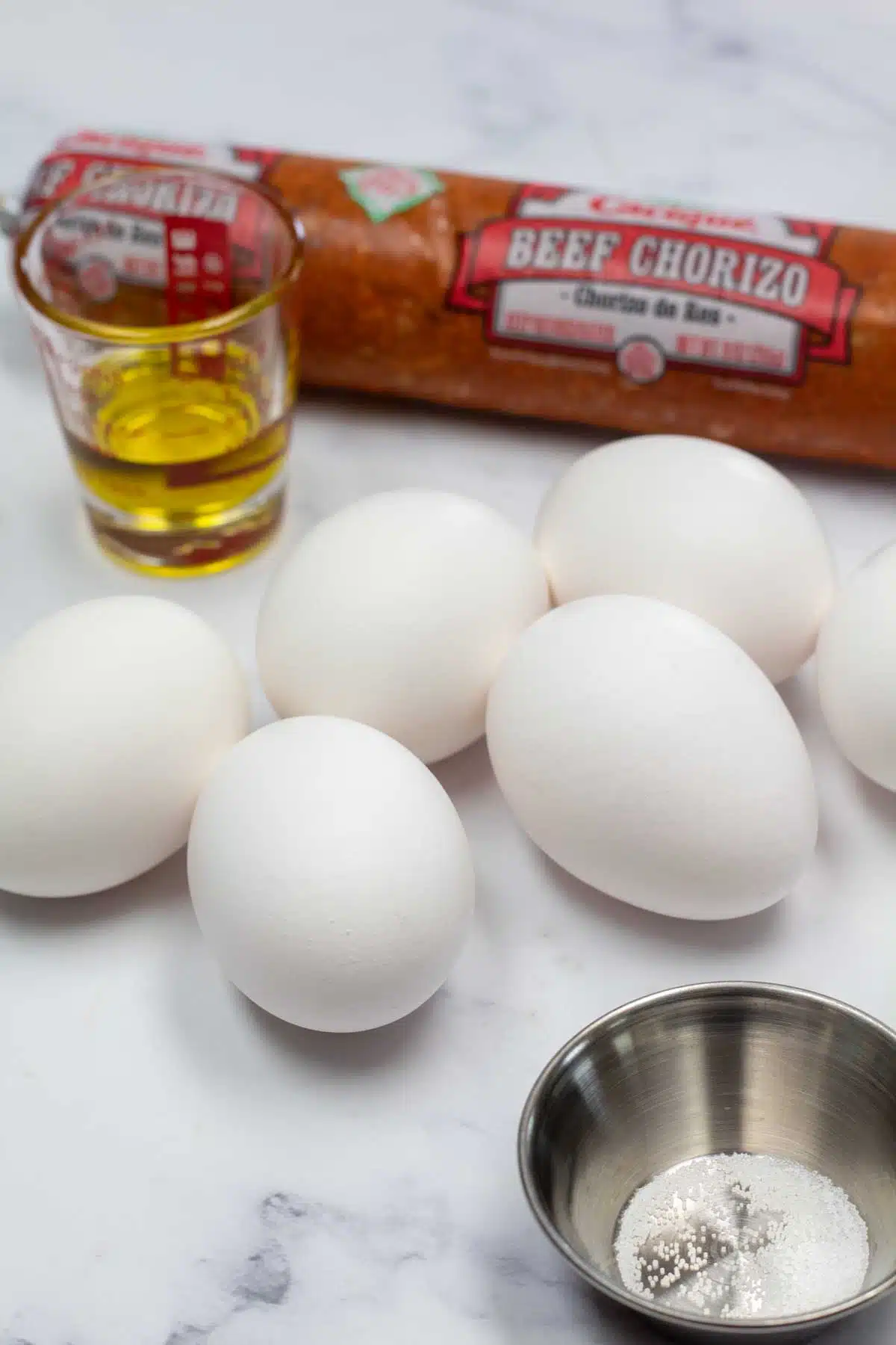 Photo showing ingredients needed for chorizo and eggs.