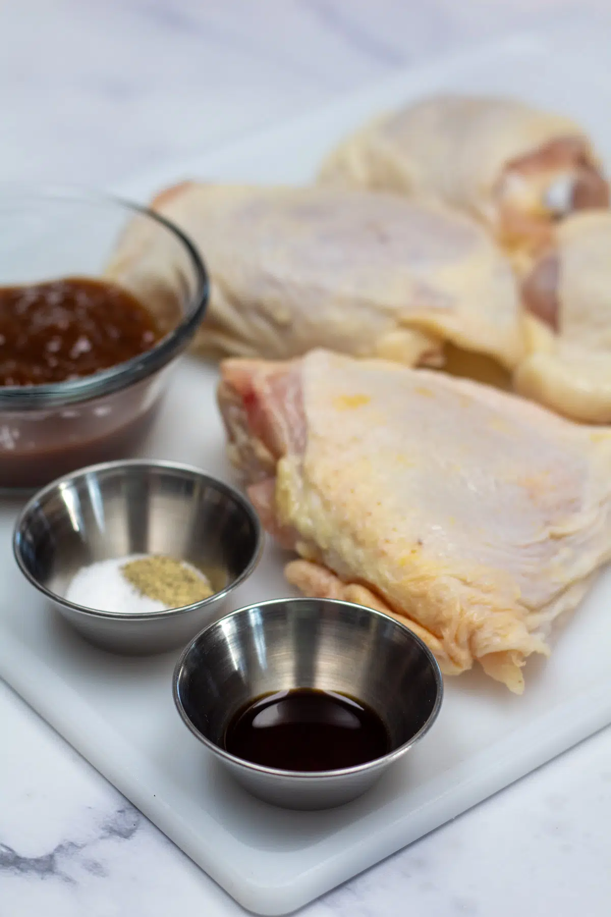 Ingredients needed for baked bbq chicken thighs.