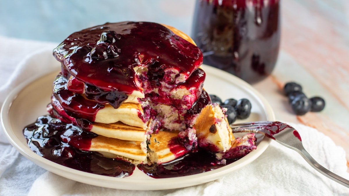 blueberry-pancakes-h