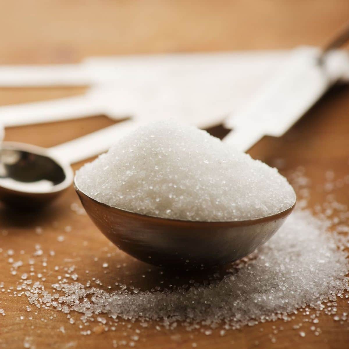 Cara mengubah gram gula menjadi sendok makan dengan mudah saat memanggang.
