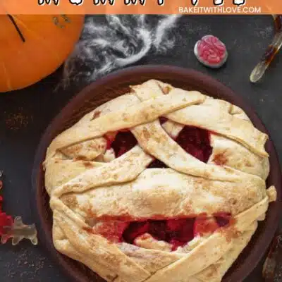 Best Halloween mummy pie pin with text header.