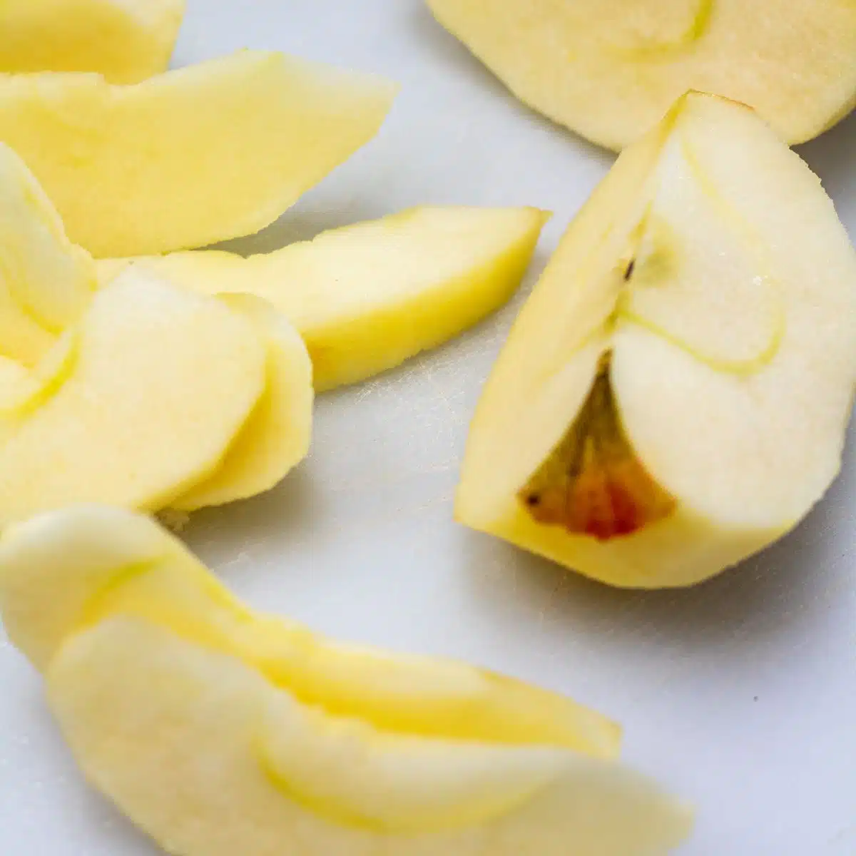 How many apples in a cup when they're sliced or diced for easy baking conversions.