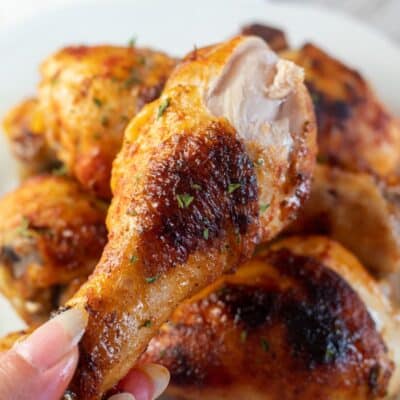 Pin image with text of instant pot chicken drumsticks.