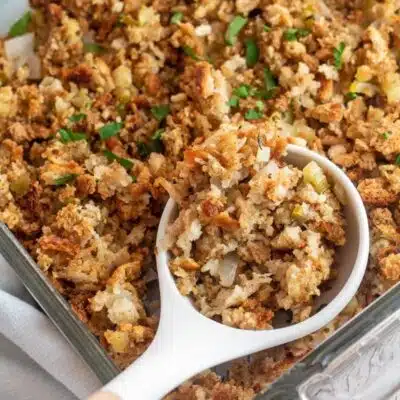 How to freeze stuffing pin with easy stuffing in glass baking dish and text title box.