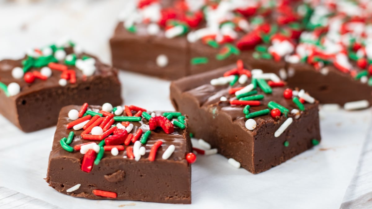 Easy Christmas Fudge: Quick & Festive Fudge Recipe