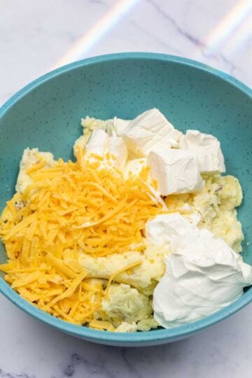 Make Ahead Mashed Potato Casserole: Easy Potato Side Dish - Bake It