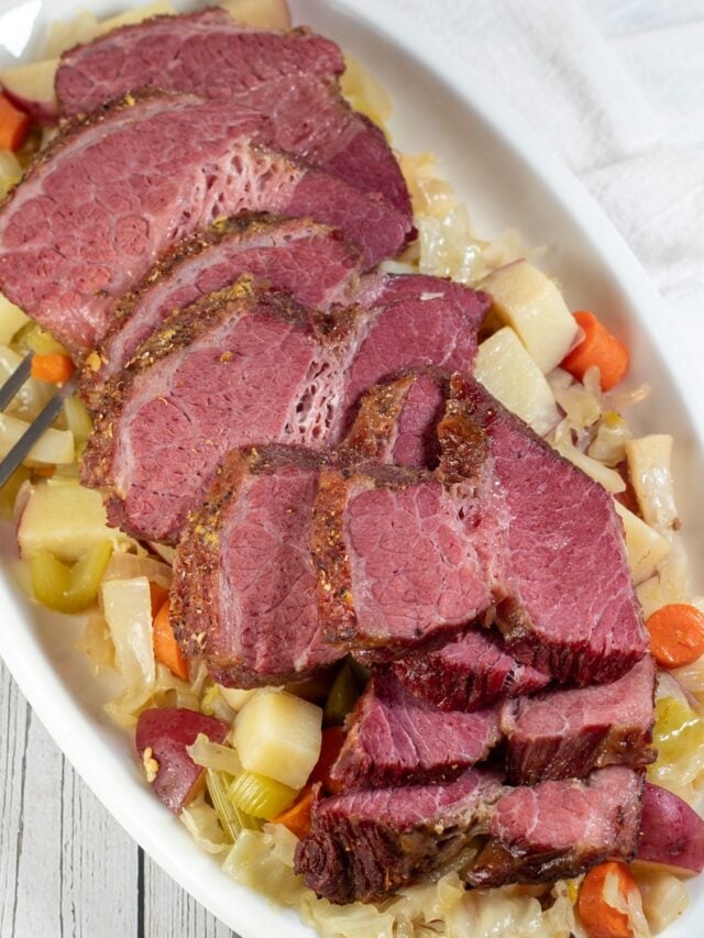 Slow Cooker Corned Beef Recipe Easy Crockpot Dinner Bake It With Love 