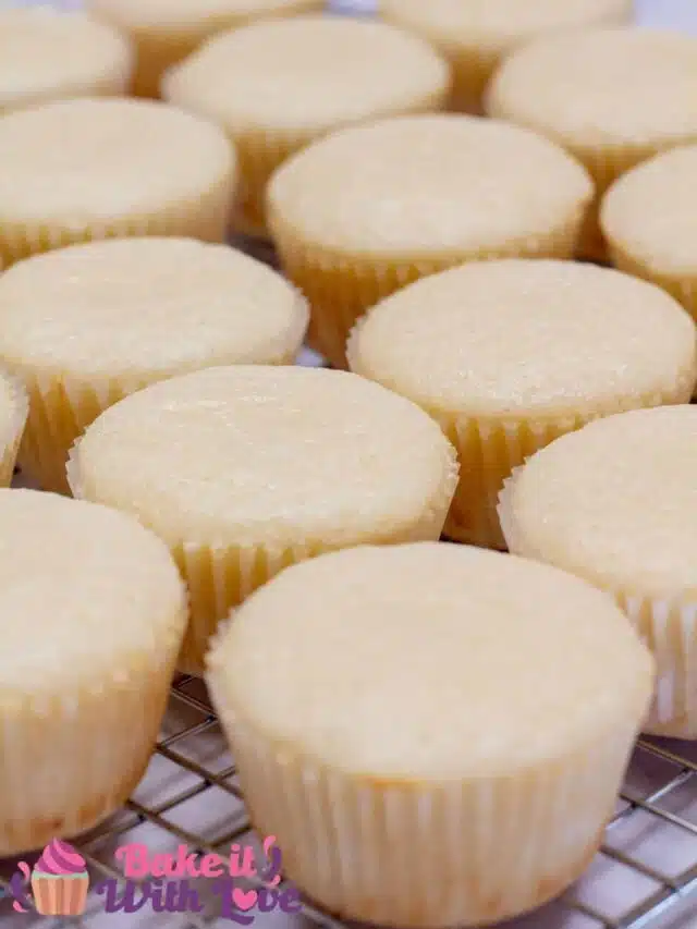 Easy Homemade Vanilla Cupcake Recipe