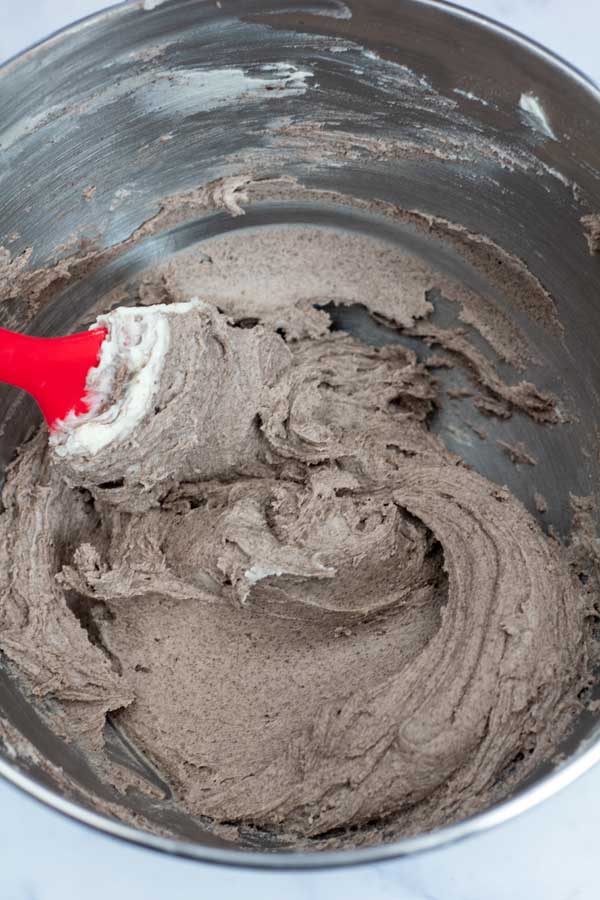 Process image 4 showing combined Oreos.