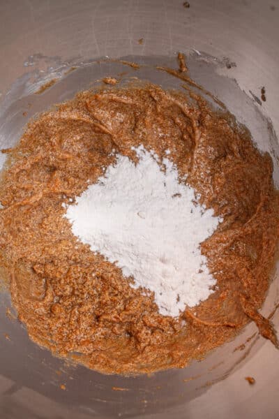Sweet potato coffee cake process photo 5 add the all-purpose flour.