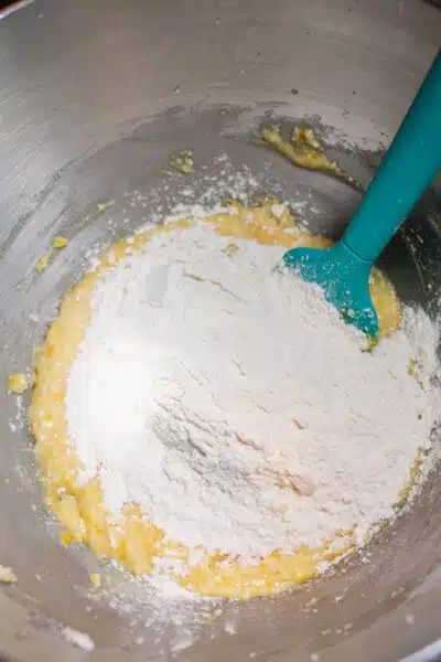 Orange loaf cake process photo 3 add the all-purpose flour.