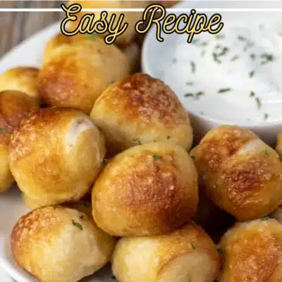 Pin image with text of air fryer pretzels.