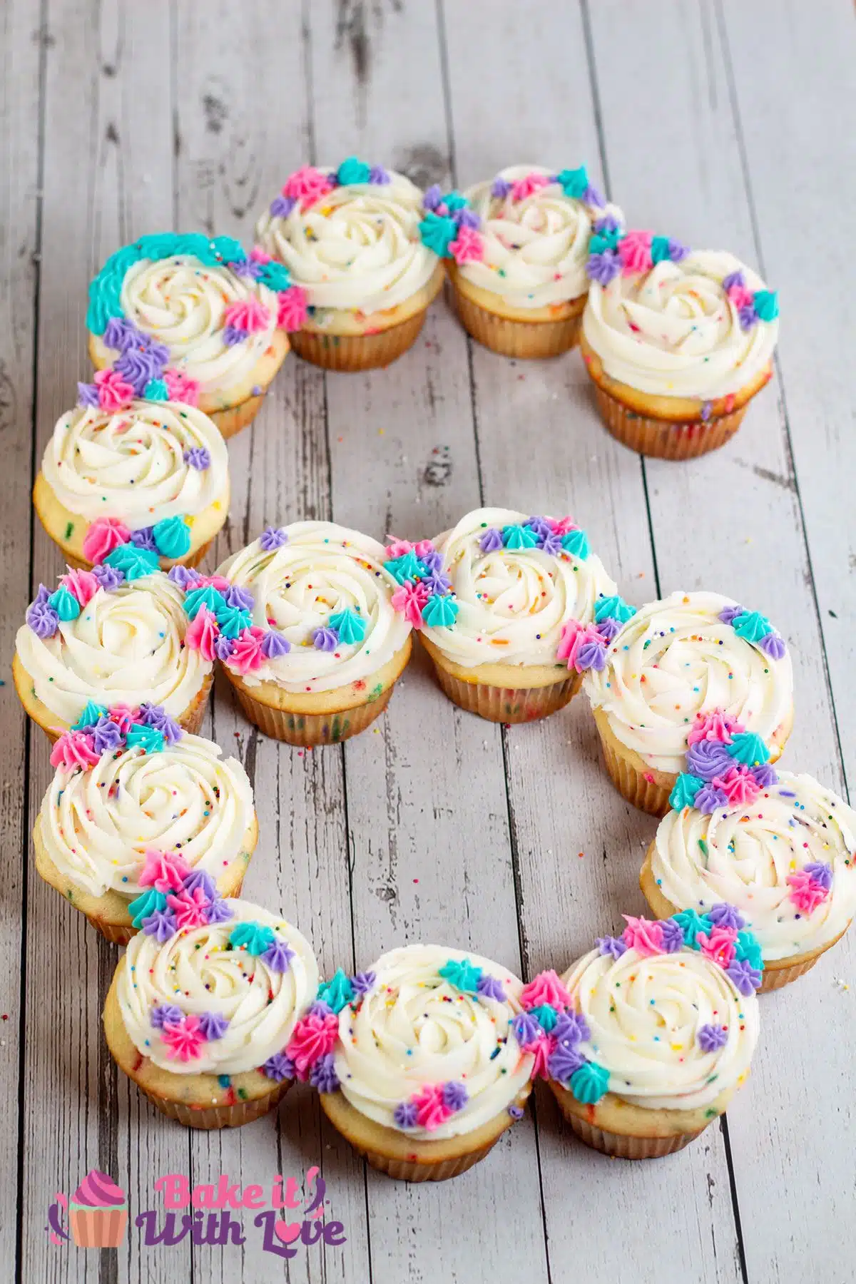How to make a number cupcake cake for easy pull-apart birthday cakes.