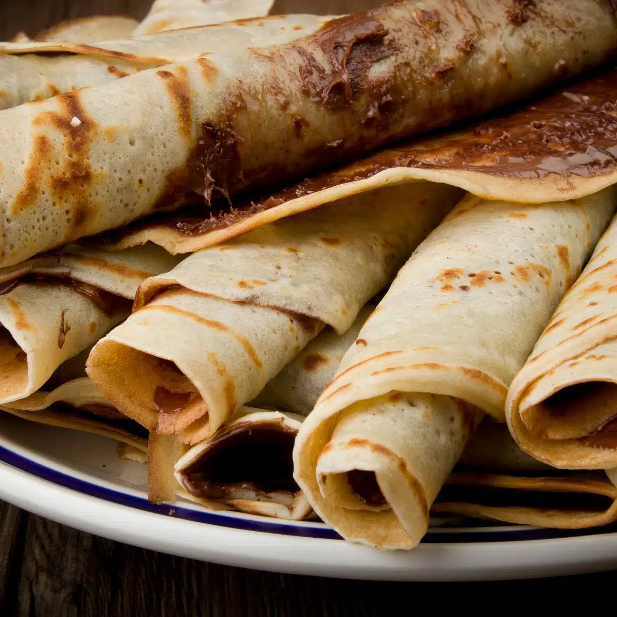 Imagem quadrada de crepes.