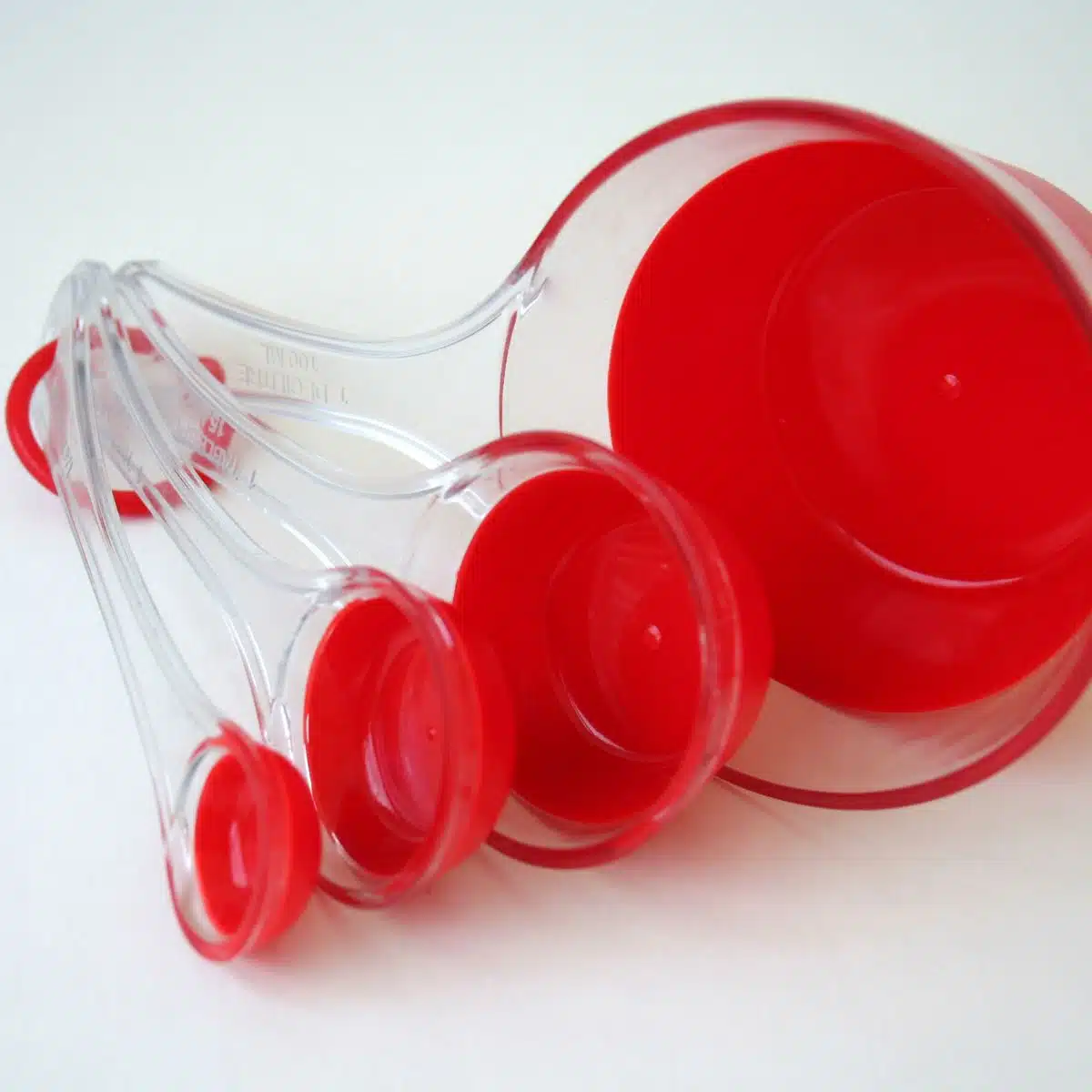 Tips & Tricks} Wet and Dry Measuring Cups - How To: Simplify