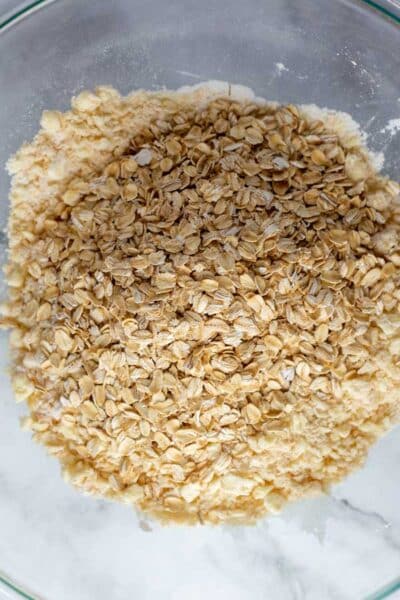 Gambar proses 5 menunjukkan oatmeal yang ditambahkan.