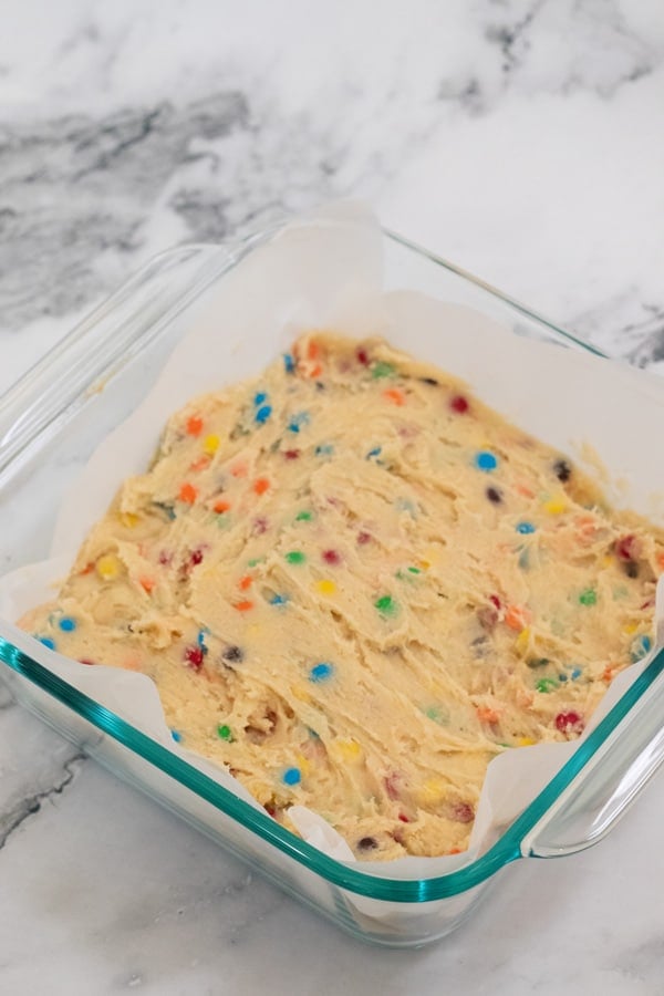 Sugar Cookie M&M Bars: An Easy & Delicious Dessert