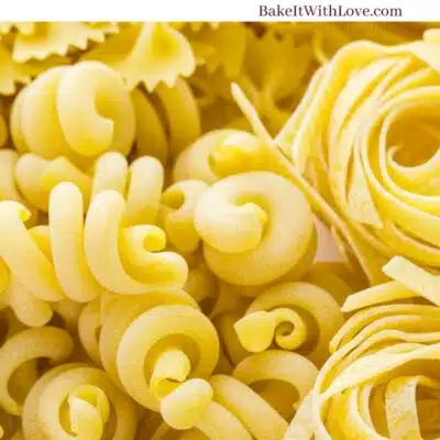 Pin image with text showing different types of pasta that could be used for macaroni and cheese.
