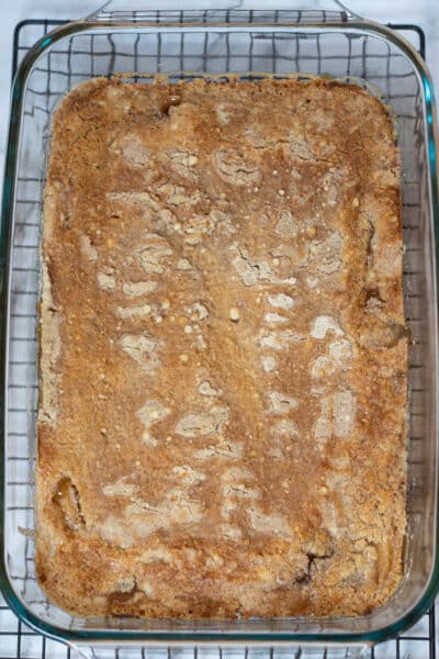 Imagem do processo 4 mostrando bolo assado.