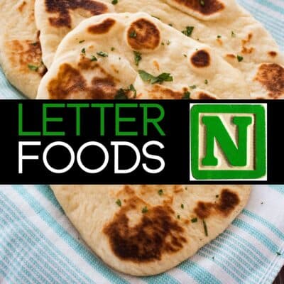 ナン パンをフィーチャーした、N の文字で始まる食品の正方形の画像。